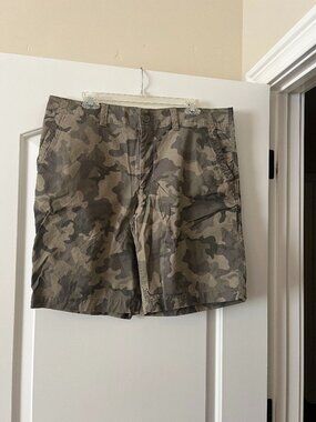 NWOT Men's  Shorts Size 36